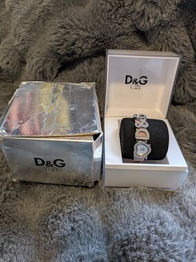 D&G Pink Crystal Accent Women's Bracelet Watch